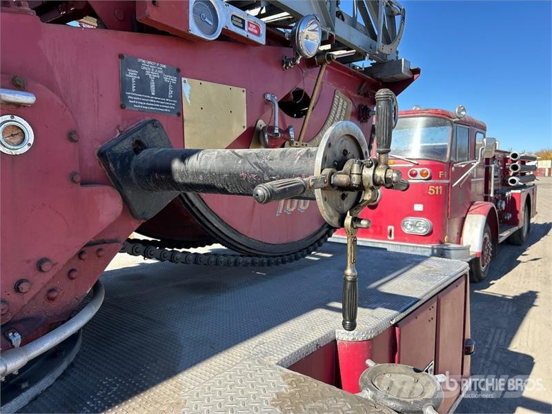  Thibault Custom 4x2 Ladder Fire Truck Fire trucks