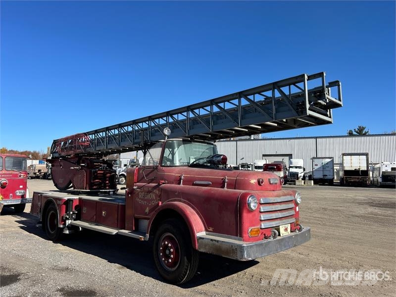  Thibault Custom 4x2 Ladder Fire Truck Fire trucks