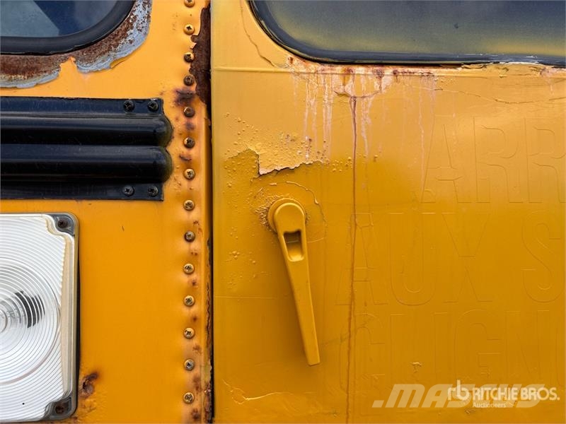 Thomas MVP EF 4x2 72-Seat School Bus Mini autobusi