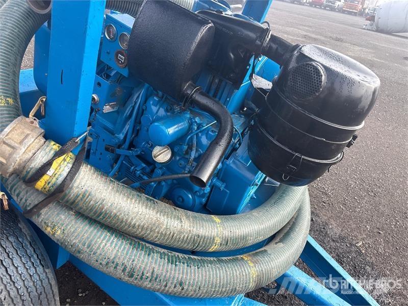 THOMPSON 4HT-255 Off-Road Trailer-Mounted Water Pump مضخات المياه