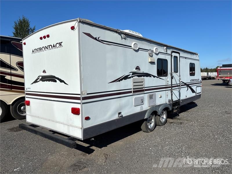 Thor Adirondack 27 ft T/A Travel Trailer Other trailers