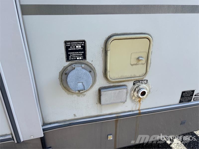 Thor Adirondack 27 ft T/A Travel Trailer Other trailers
