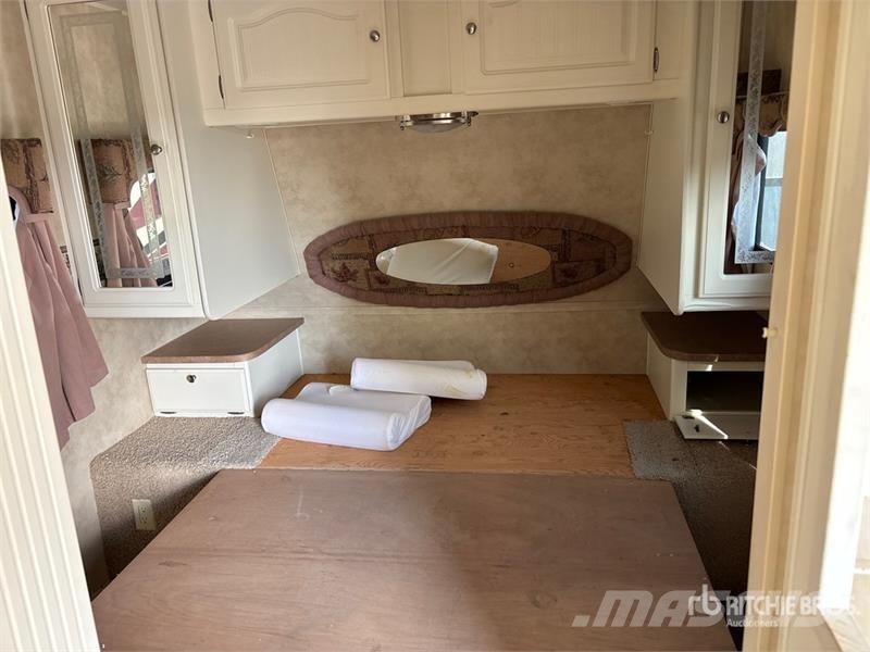 Thor Adirondack 27 ft T/A Travel Trailer Other trailers