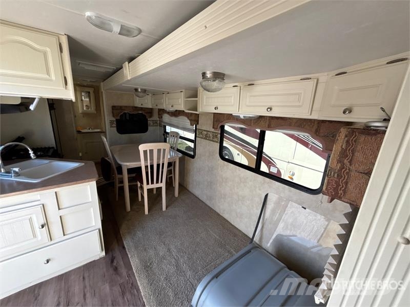 Thor Adirondack 27 ft T/A Travel Trailer Other trailers
