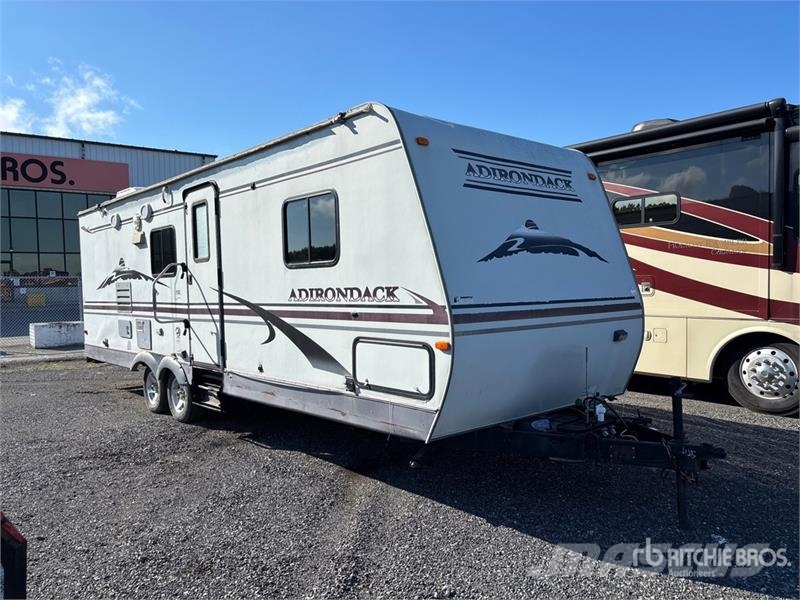 Thor Adirondack 27 ft T/A Travel Trailer Other trailers