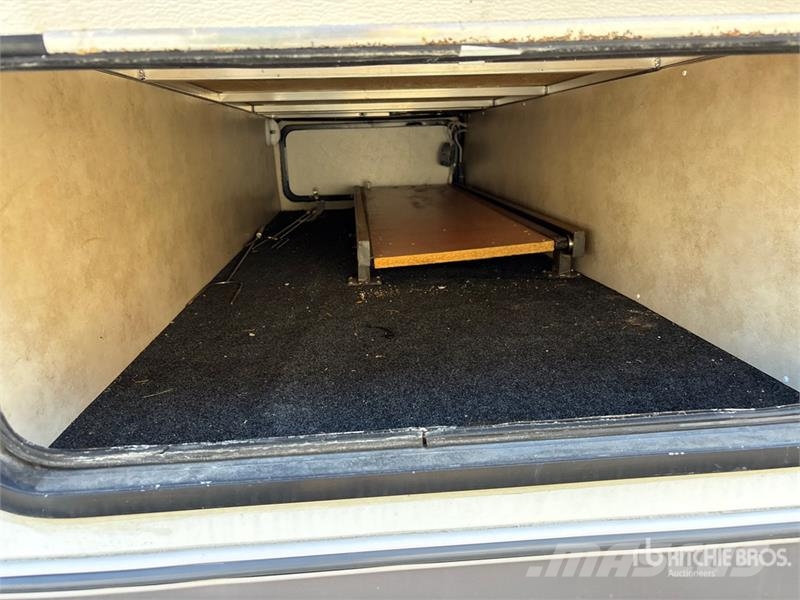 Thor Adirondack 27 ft T/A Travel Trailer Other trailers