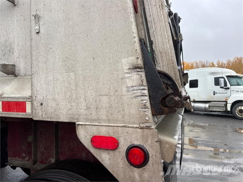 Titan 36 ft Tri/A Aluminum Demolition End Dump Trailer Самоскиди