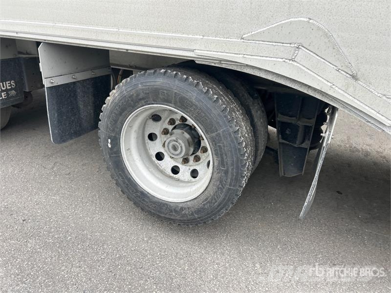 Titan 53 ft x 102 in Quad/A Belly Open-Top Chip Trailer Flishenger