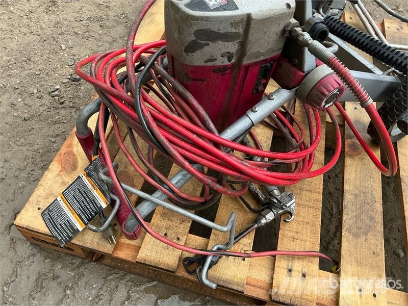 Titan XT330 Pressure Washer Düsük basinçli yikama makinalari