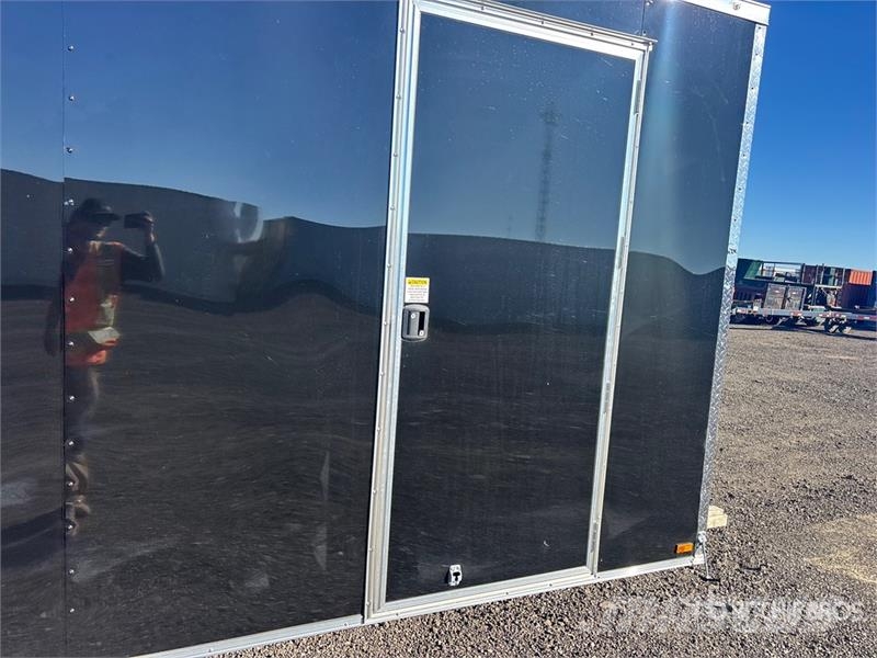  Titanium 24 ft T/A Enclosed Trailer Прицепы-фургоны