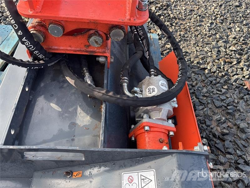 TMG EFM40 40 in Excavator Brush Cutter جزازات وأغطية المراعي