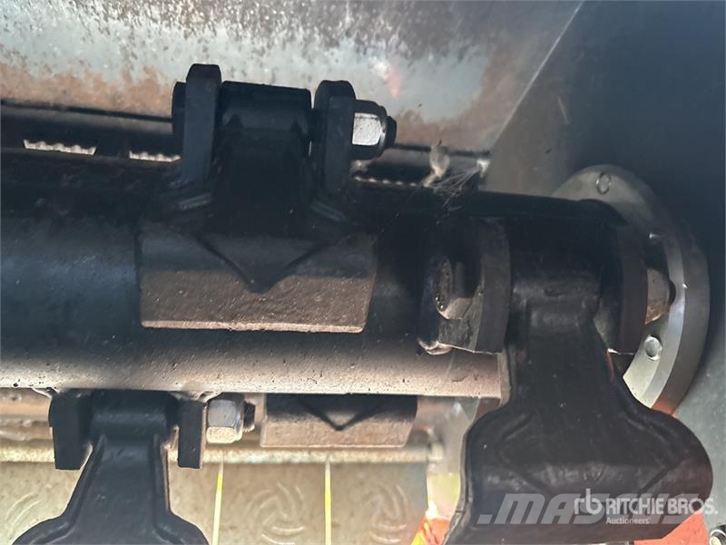 TMG EFM40 40 in Excavator Brush Cutter جزازات وأغطية المراعي
