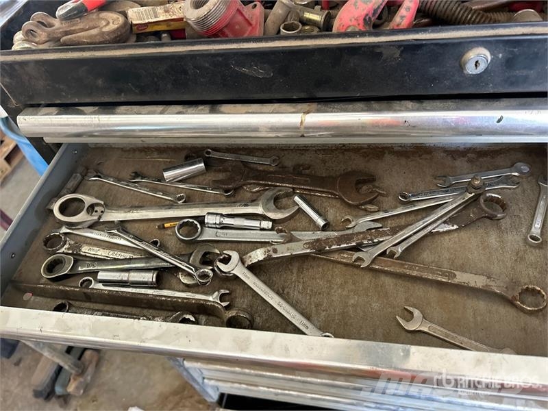 Tool Box, Quantity Of Assorted s Drugi deli