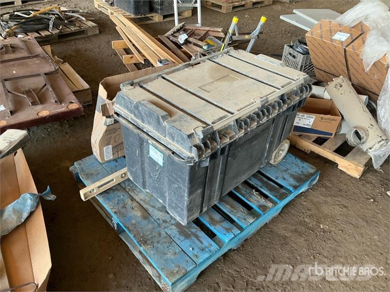 Tool box with miscellaneous tools and a storm drai Drugi deli
