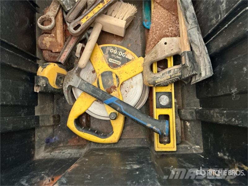 Tool box with miscellaneous tools and a storm drai Drugi deli