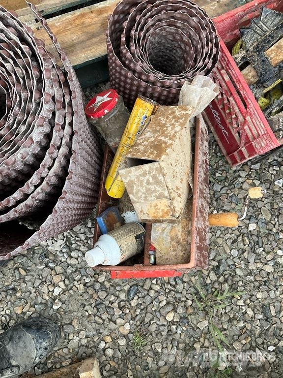 Tool boxes, parts, weather barrier Drugi deli