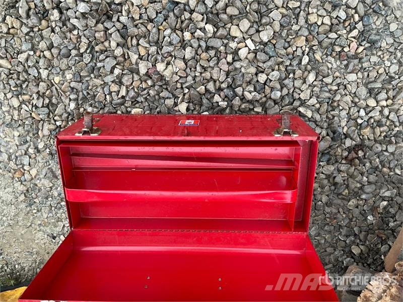 Tool boxes, parts, weather barrier Drugi deli
