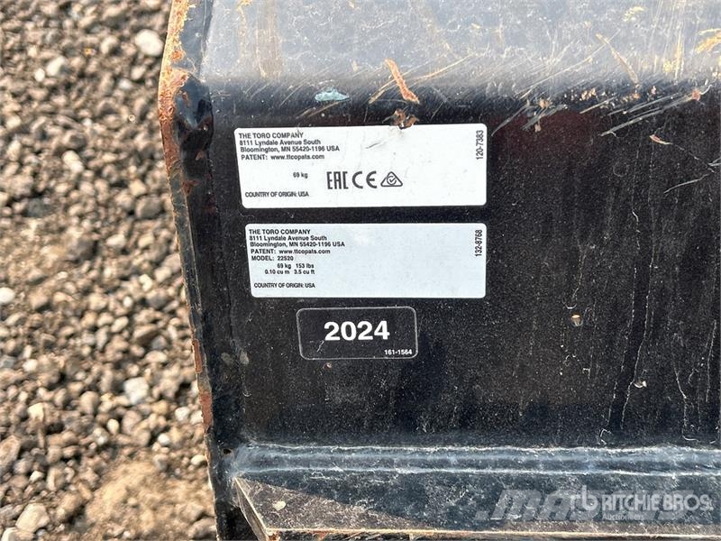Toro 33 in Mini Skid Steer Bucket دلاء