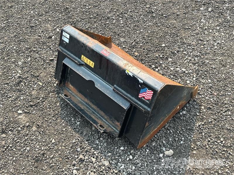 Toro 33 in Mini Skid Steer Bucket دلاء