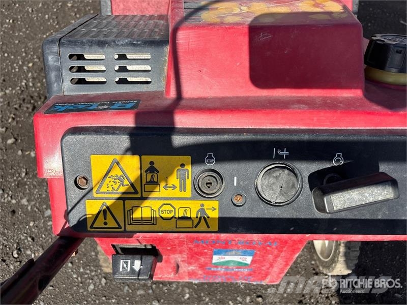 Toro 38428 20 in Walk-Behind Snow Blower Snežne freze