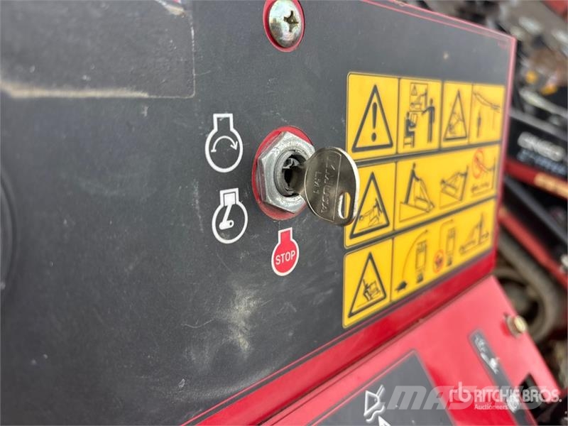 Toro Dingo TX427 Skid steer loaders