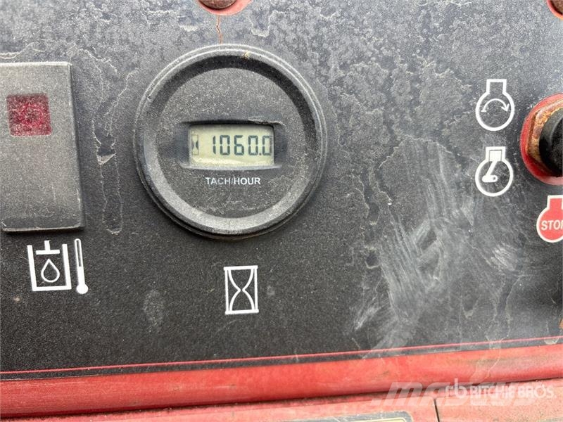 Toro Dingo TX427 Kompaktrakodók