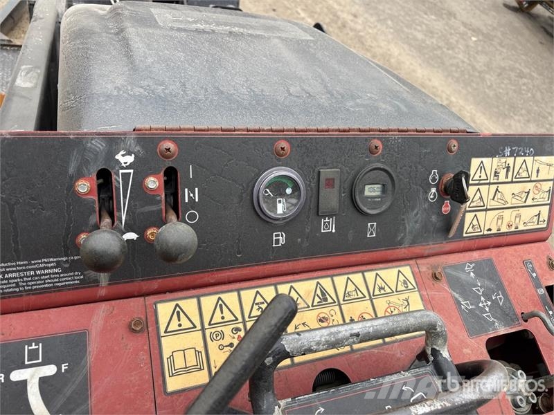 Toro Dingo TX427 Kompaktrakodók