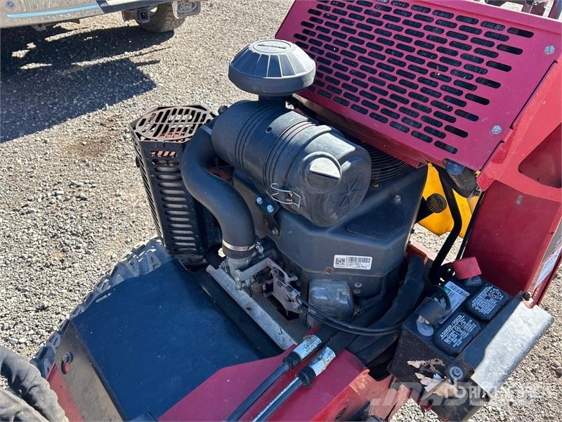 Toro STX-26 الكاسحات وقلابات التربة ذات المحركات
