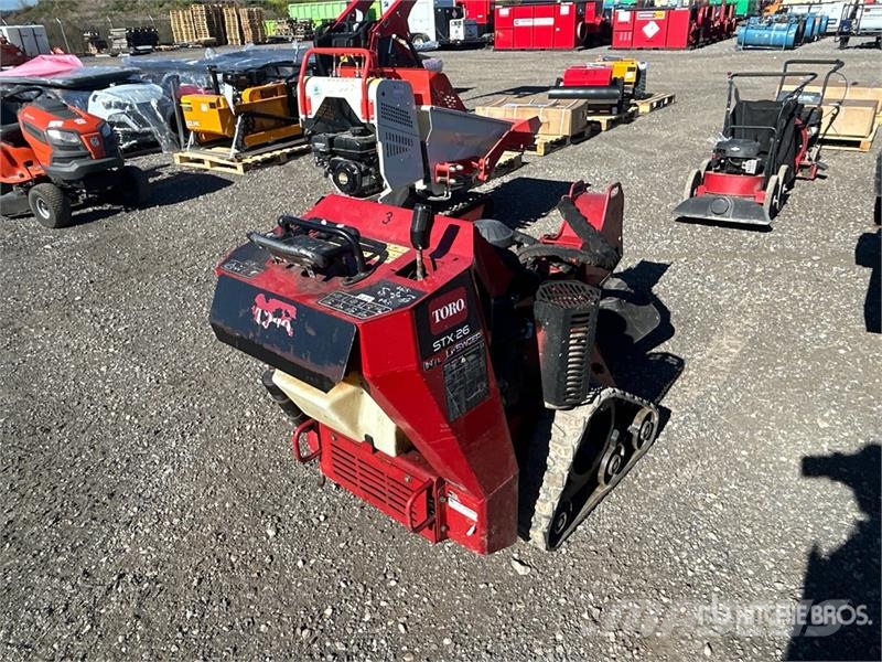 Toro STX-26 الكاسحات وقلابات التربة ذات المحركات