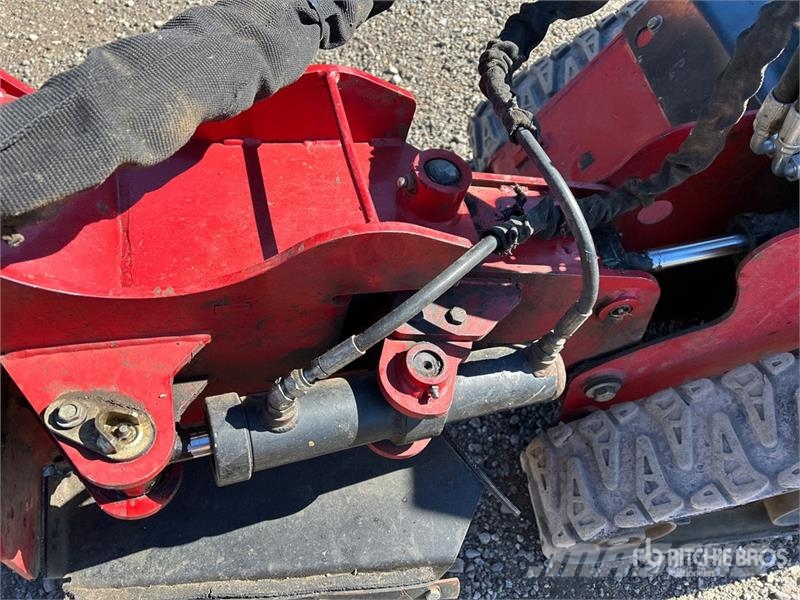 Toro STX-26 الكاسحات وقلابات التربة ذات المحركات