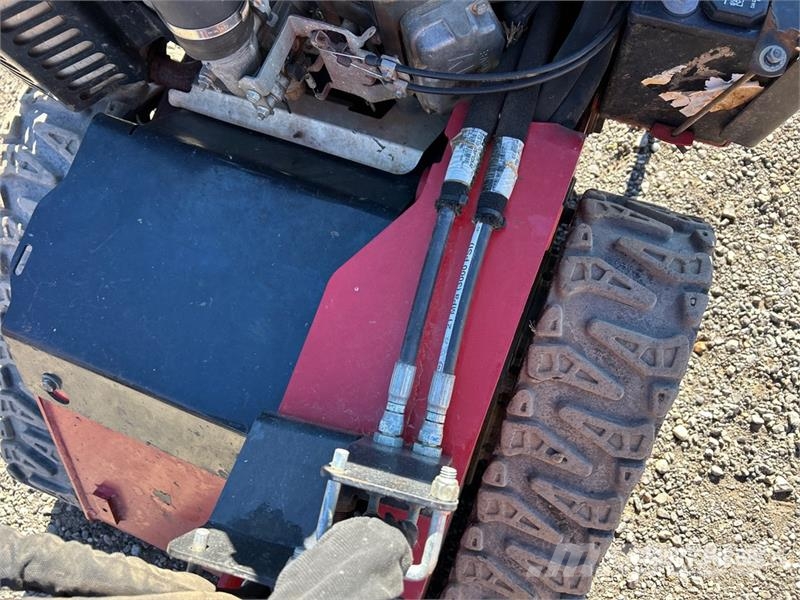 Toro STX-26 الكاسحات وقلابات التربة ذات المحركات