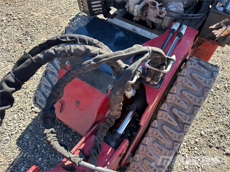 Toro STX-26 الكاسحات وقلابات التربة ذات المحركات