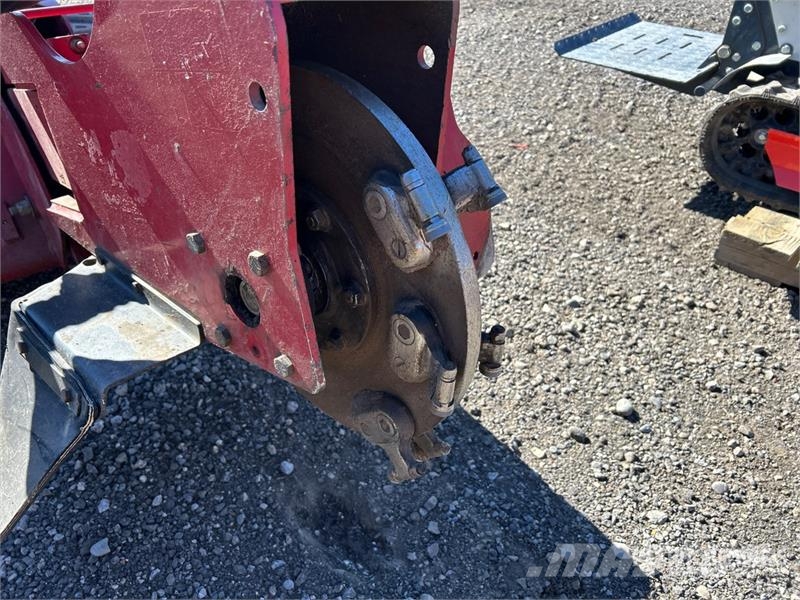 Toro STX-26 الكاسحات وقلابات التربة ذات المحركات