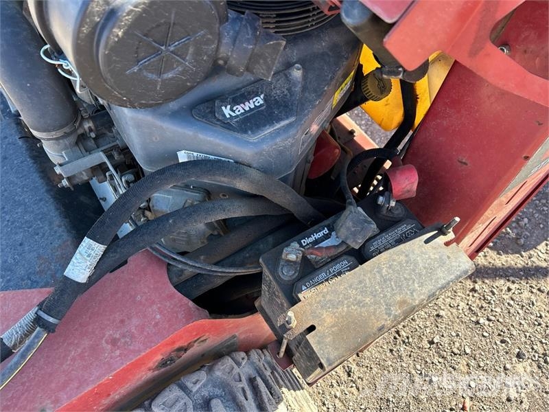 Toro STX-26 الكاسحات وقلابات التربة ذات المحركات