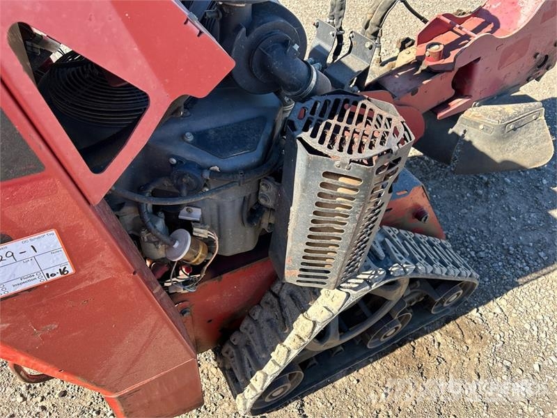 Toro STX-26 الكاسحات وقلابات التربة ذات المحركات