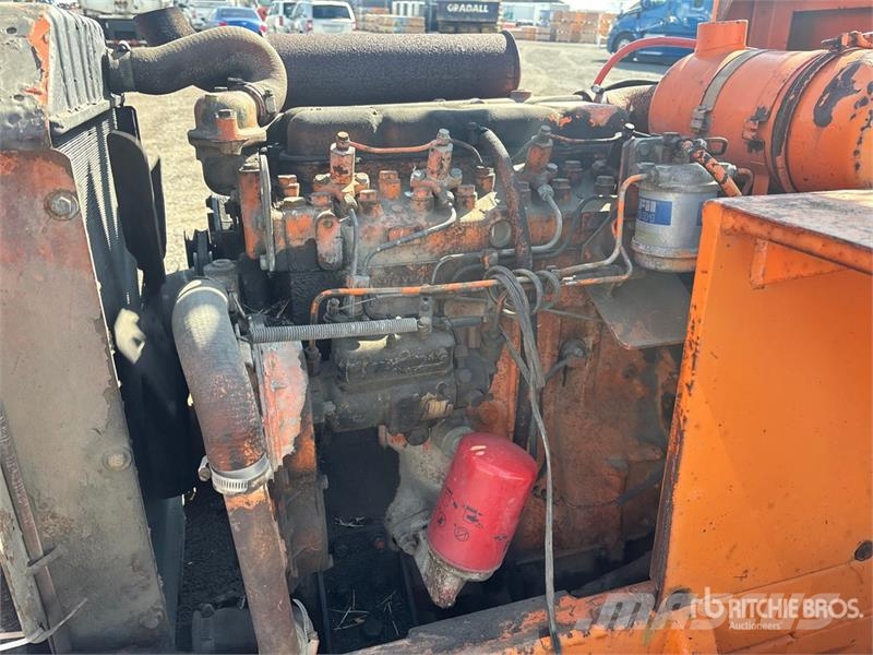Tovel 6-44-48 6000 lb 4x4 Rough Terrain Forklift Rough terrain trucks