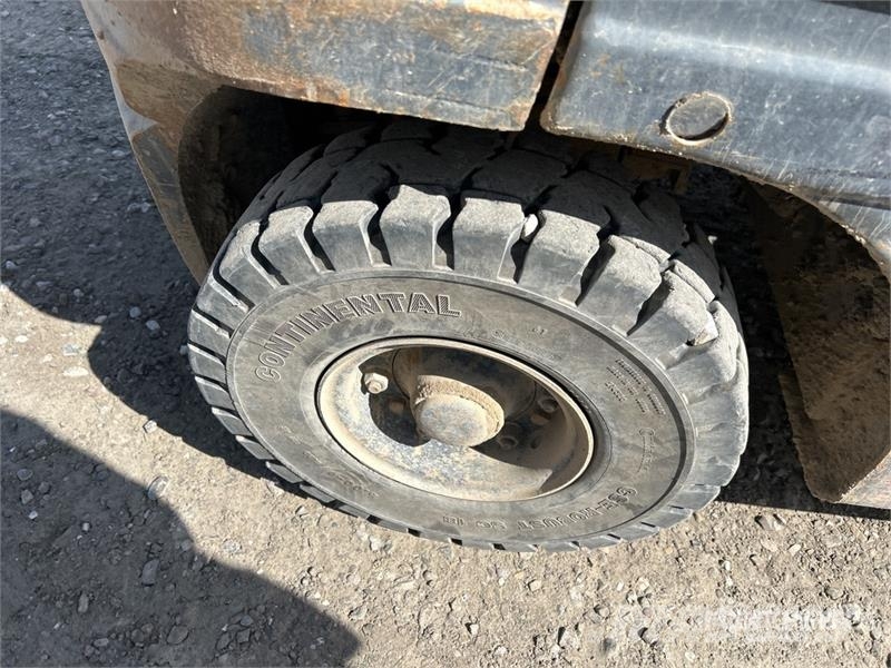 Toyota 42-6FGU25 3750 lb Pneumatic Tire Forklift Gaffeltrucker - Annet
