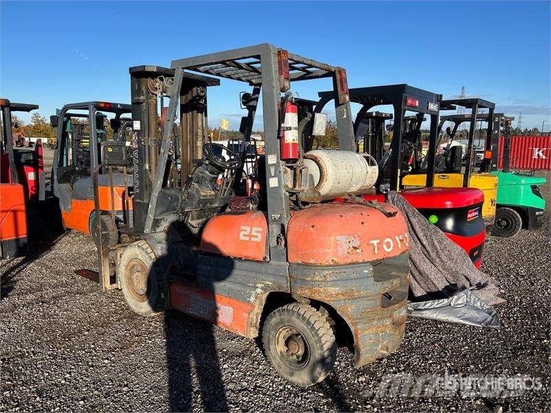 Toyota 42-6FGU25 3750 lb Forklift Kahveltõstukid - muud