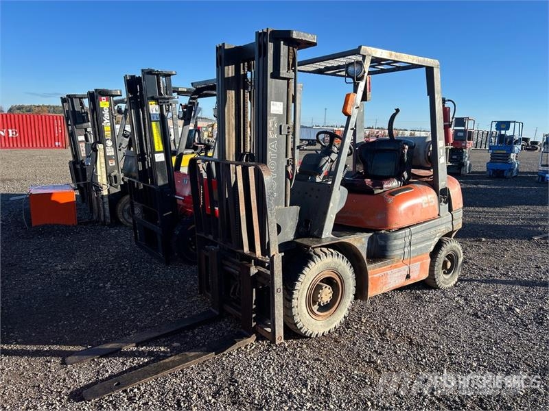Toyota 42-6FGU25 3750 lb Forklift Kahveltõstukid - muud