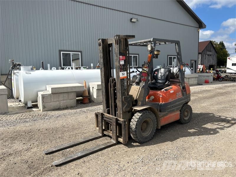 Toyota 42-6FGU25 3750 lb Pneumatic Tire Forklift Gaffeltrucker - Annet