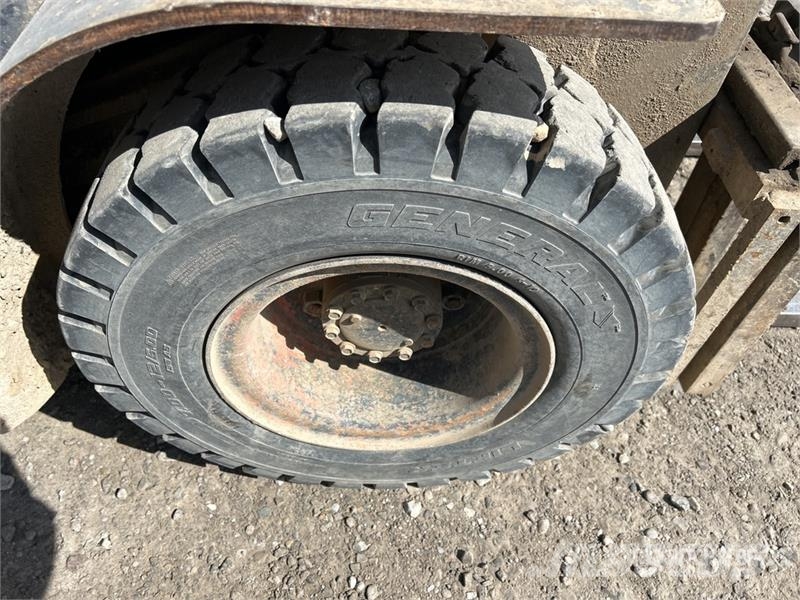 Toyota 42-6FGU25 3750 lb Pneumatic Tire Forklift Gaffeltrucker - Annet