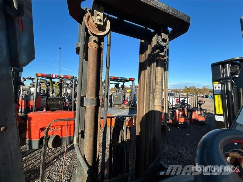 Toyota 42-6FGU25 3750 lb Forklift Kahveltõstukid - muud