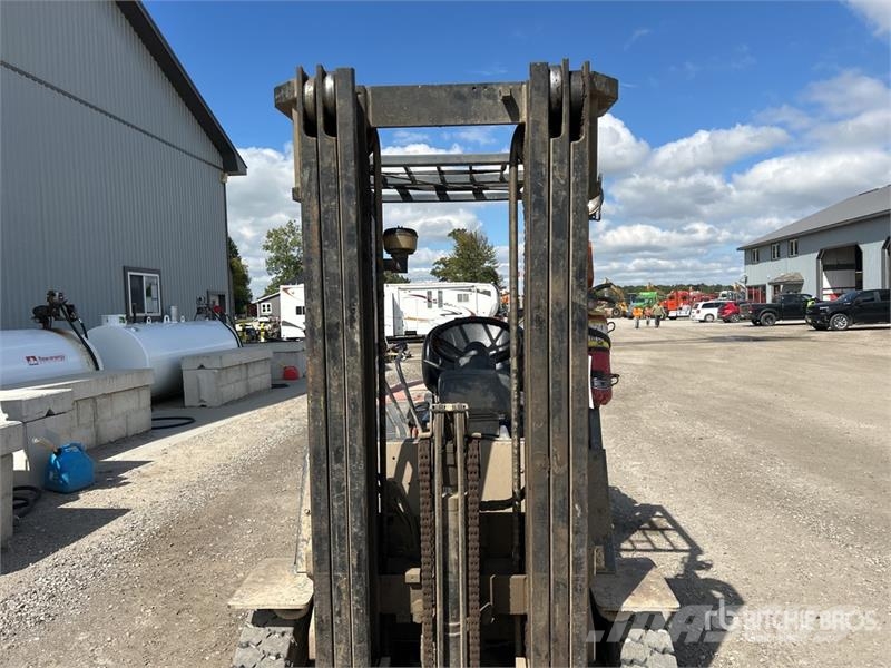 Toyota 42-6FGU25 3750 lb Pneumatic Tire Forklift Gaffeltrucker - Annet