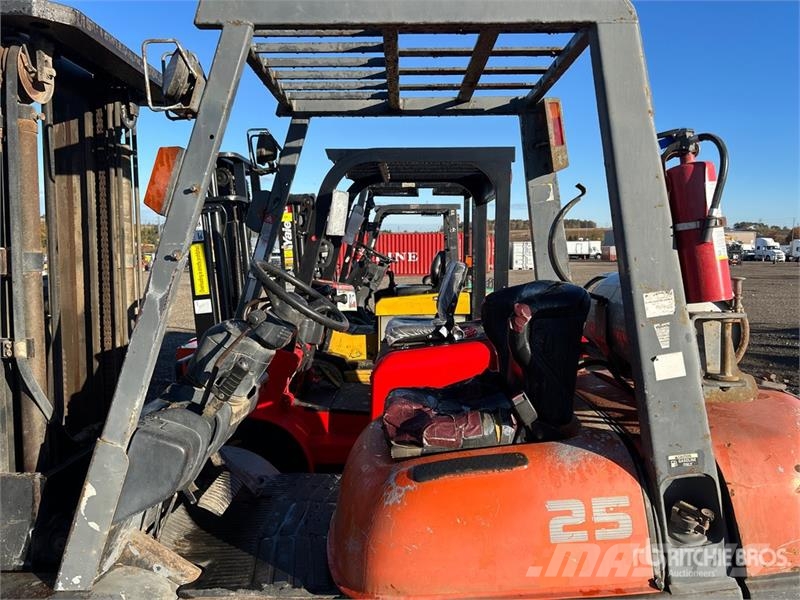 Toyota 42-6FGU25 3750 lb Forklift Kahveltõstukid - muud