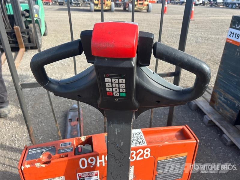 Toyota 4500 lb Electric Fork length 45 inches Pallet Jack Transpalette manuel