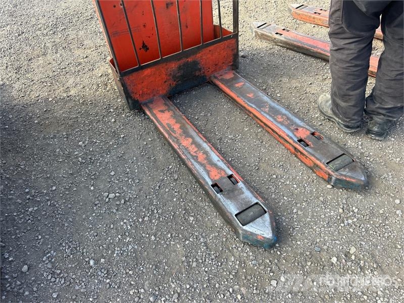 Toyota 4500 lb Electric Fork length 45 inches Pallet Jack Transpalette manuel