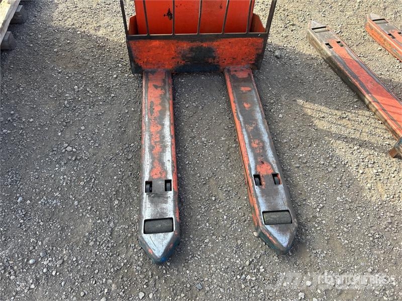 Toyota 4500 lb Electric Fork length 45 inches Pallet Jack Transpalette manuel