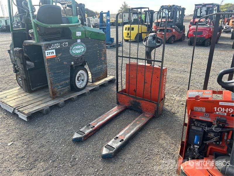 Toyota 4500 lb Electric Fork length 45 inches Pallet Jack Transpalette manuel