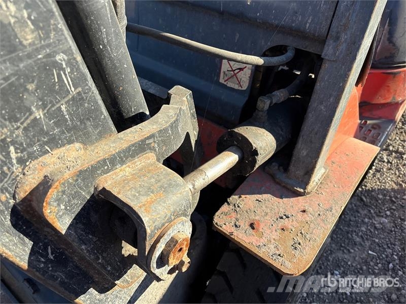Toyota 7FGU25 3750 lb Pneumatic Tire Forklift Інше