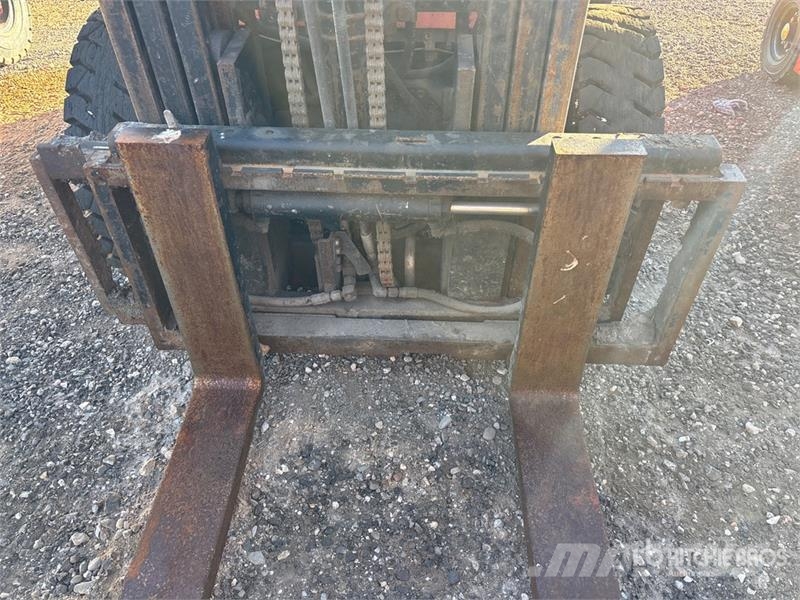 Toyota 7FGU25 3750 lb Pneumatic Tire Forklift Інше